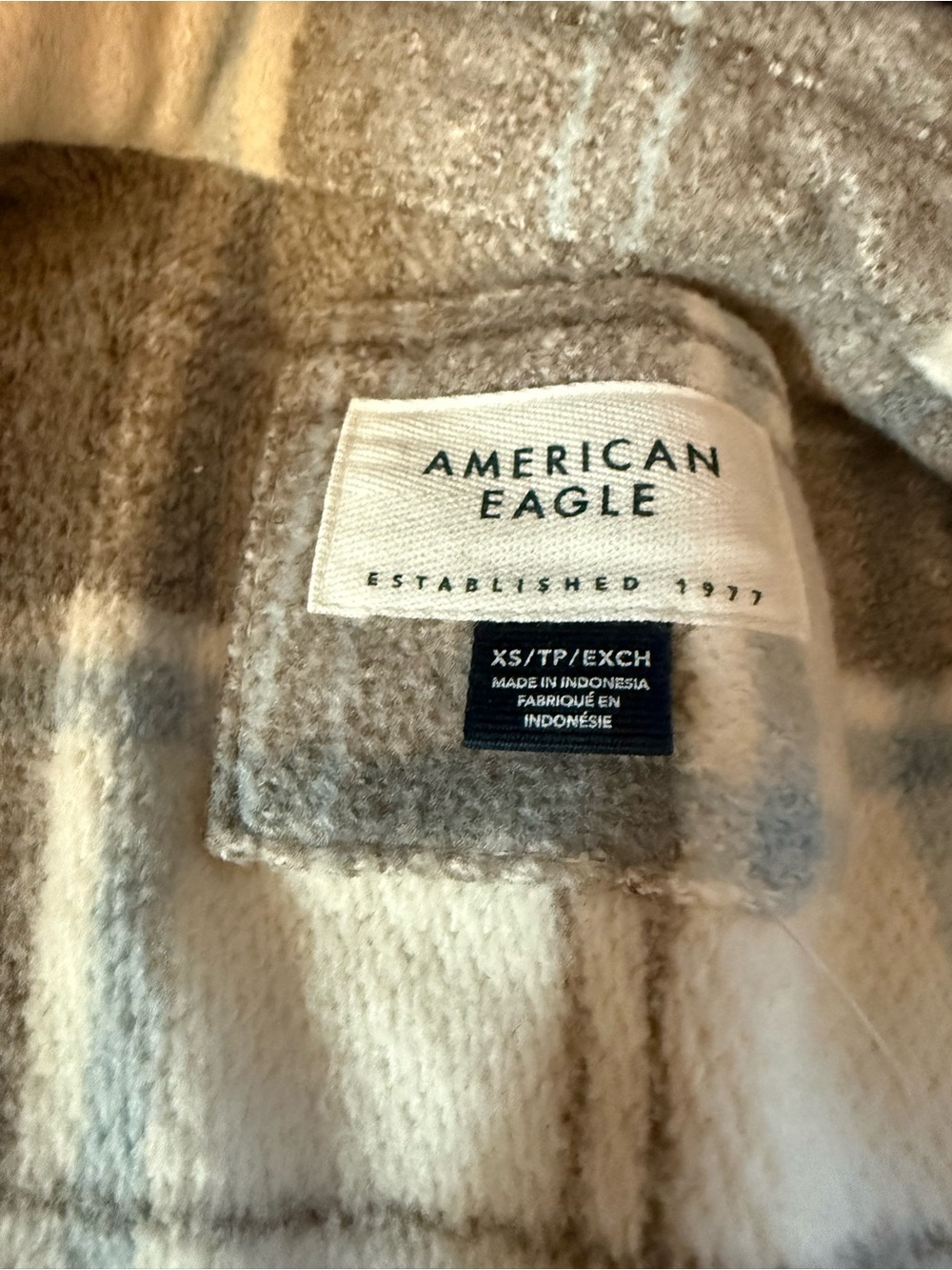 American Eagle Plaid Cozy Flannel Top - Picture 5 of 10